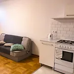 Zlote Tarasy Studio Apartment